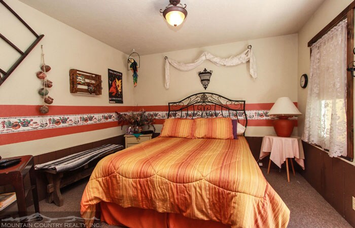 More Photos Of 2726 View Dr, Running Springs Hotel For Sale