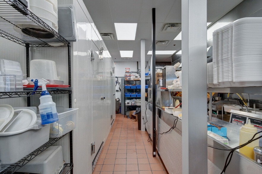 More Photos Of 351 Southland Dr, Lexington Fast Food For Sale