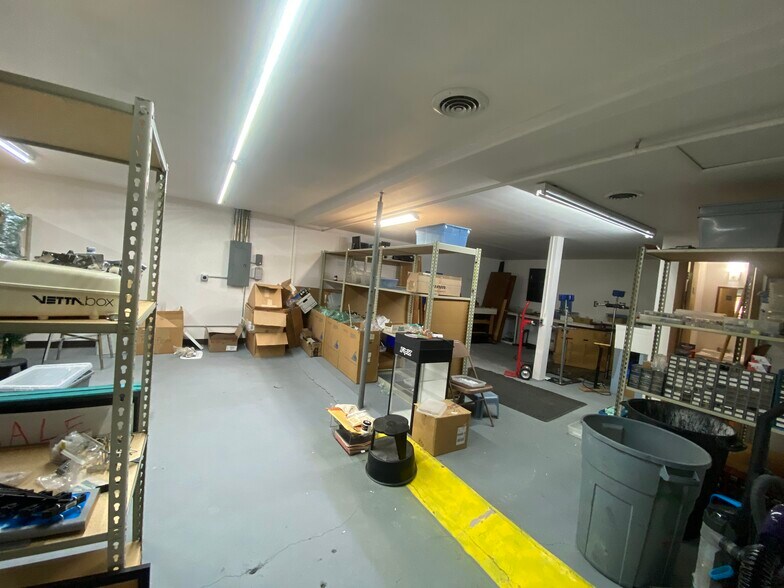 More Photos Of 312 S Federal Blvd, Riverton General Retail For Sale