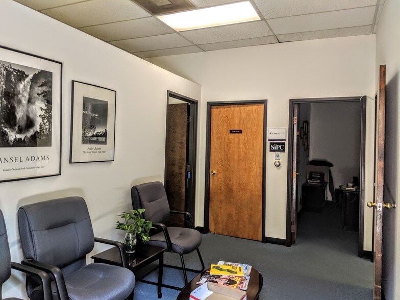 More Photos Of 22024 Lassen St, Chatsworth Office For Sale