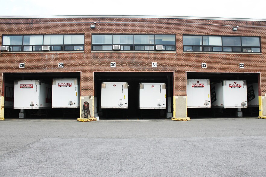 More Photos Of 1502 Bassett Ave, Bronx Distribution For Lease
