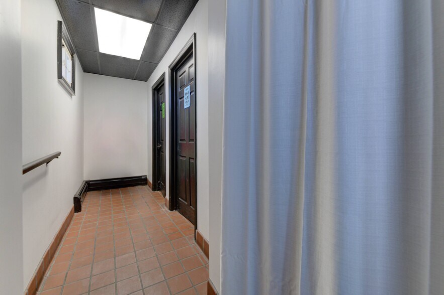 More Photos Of 28 E Main St, Johnstown General Retail For Sale