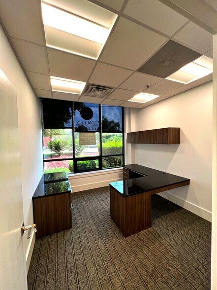 More Photos Of 1894-1908 Techny Ct, Northbrook Warehouse For Lease