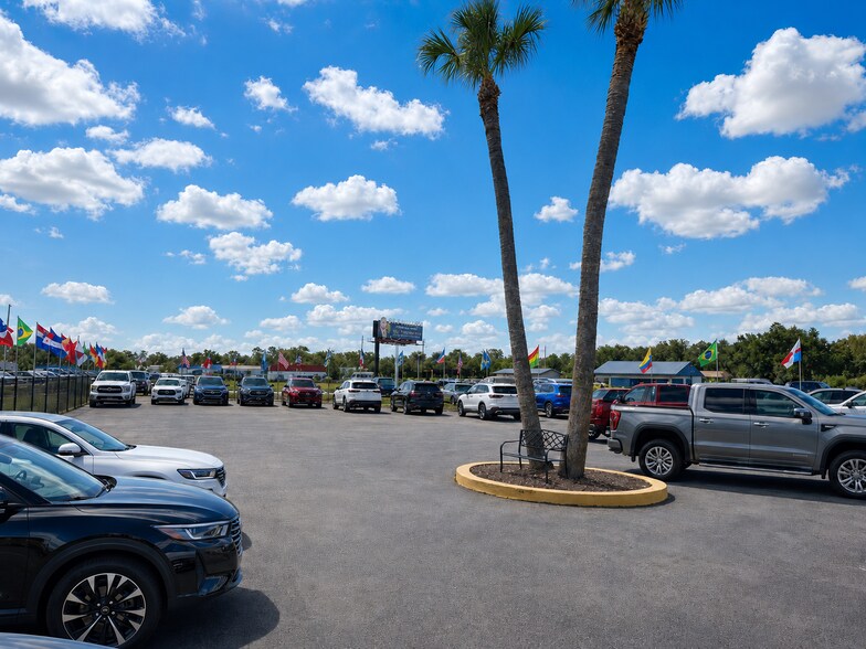 More Photos Of 6113 E Colonial Dr, Orlando Auto Dealership For Lease