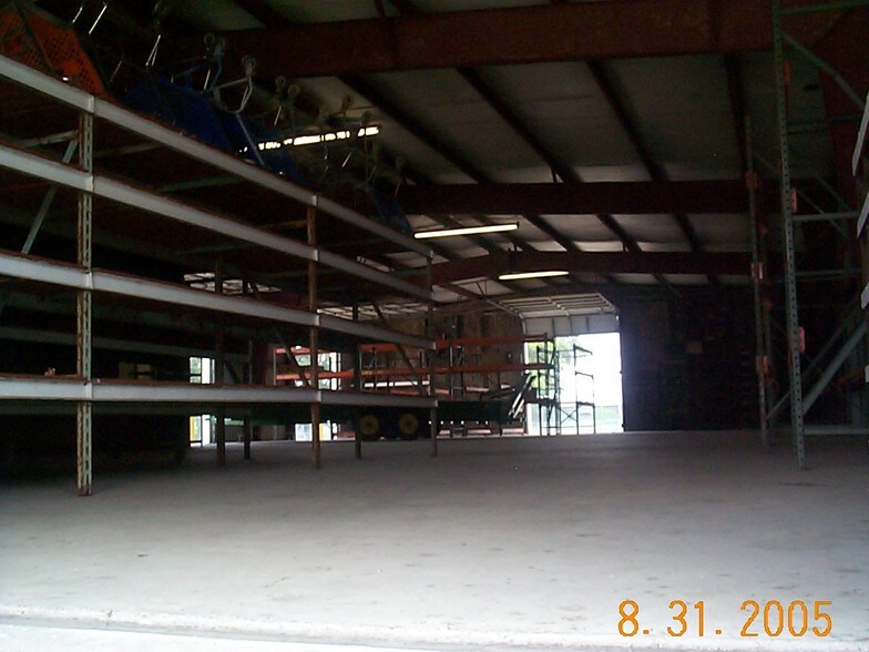More Photos Of 206 N Shaver St, Pasadena Manufacturing For Lease