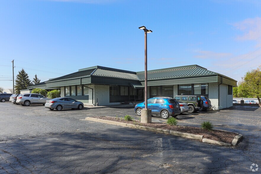 More Photos Of 2360 Orchard Lake Rd, Sylvan Lake Medical For Lease