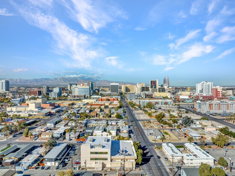 More Photos Of 1100 E Bridger Ave, Las Vegas Office For Lease