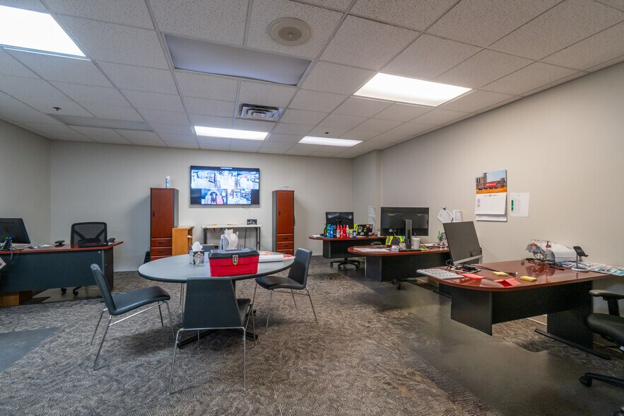 More Photos Of 13255 Centech Rd, Omaha Distribution For Sale