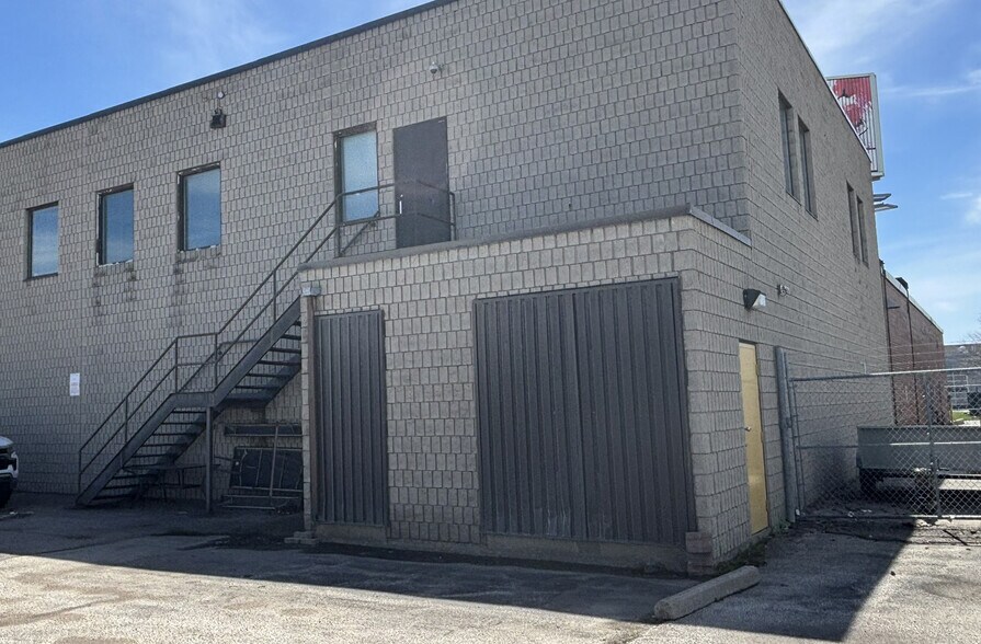 More Photos Of 10 Meteor Dr, Toronto Manufacturing For Sale