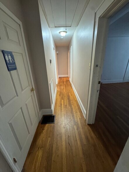 More Photos Of 4003 Old Buncombe Rd, Greenville Office Residential For Sale