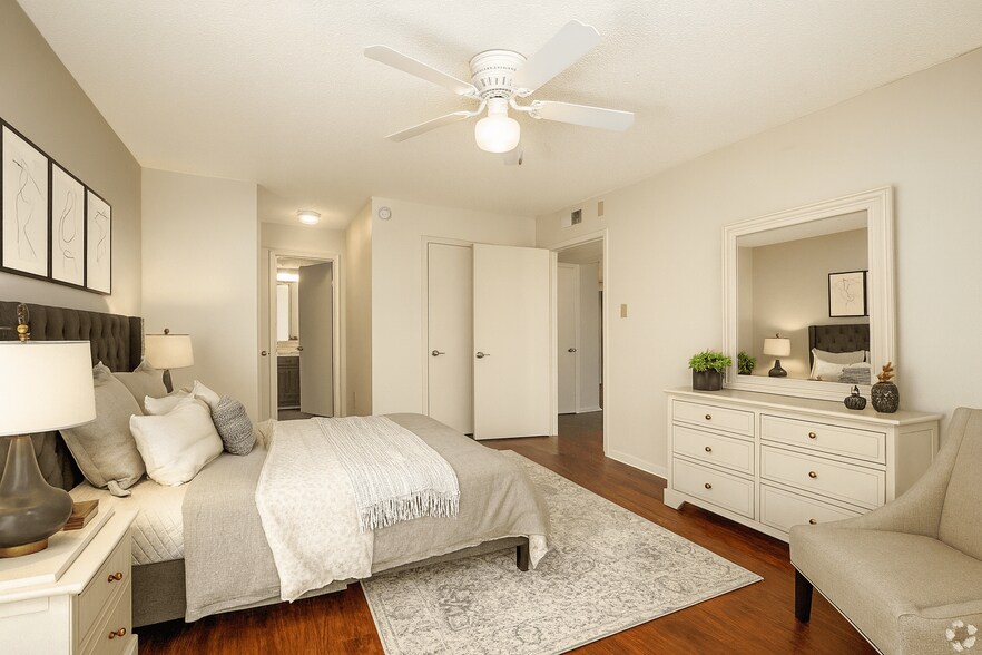 More Photos Of 431 McCain Blvd, North Little Rock Apartments For Sale