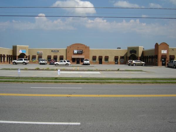 Primary Photo Of 235 W Line St, Calhoun Freestanding For Sale