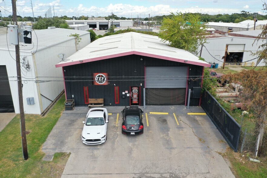 Primary Photo Of 6421 McGrew St, Houston Industrial For Sale