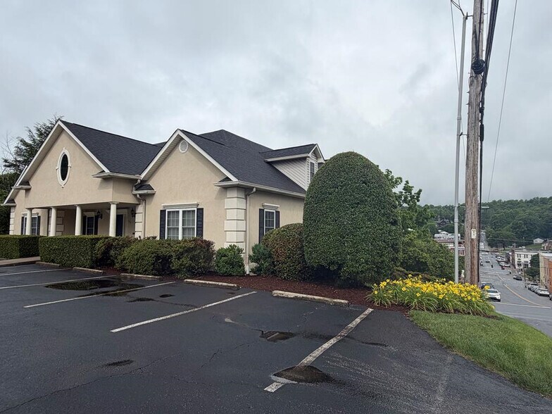 More Photos Of 730 E Second St, Blue Ridge Office For Sale