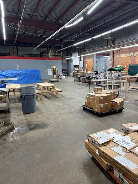 More Photos Of 10 Bartlett St, Allenstown Light Manufacturing For Lease