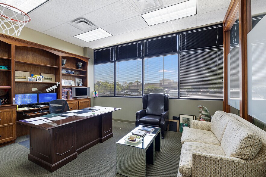 More Photos Of 3000-3026 Eastpoint Pky, Louisville Medical For Sale