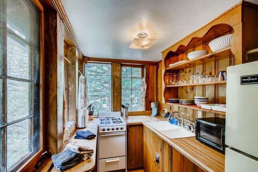 More Photos Of 3303 Chicago Creek Rd, Idaho Springs Hotel For Sale