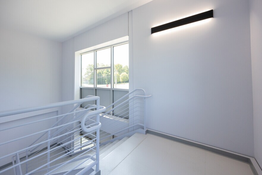 More Photos Of CORNER OF DIXWELL AVENUE AND SANFORD STREET, Hamden Medical For Lease