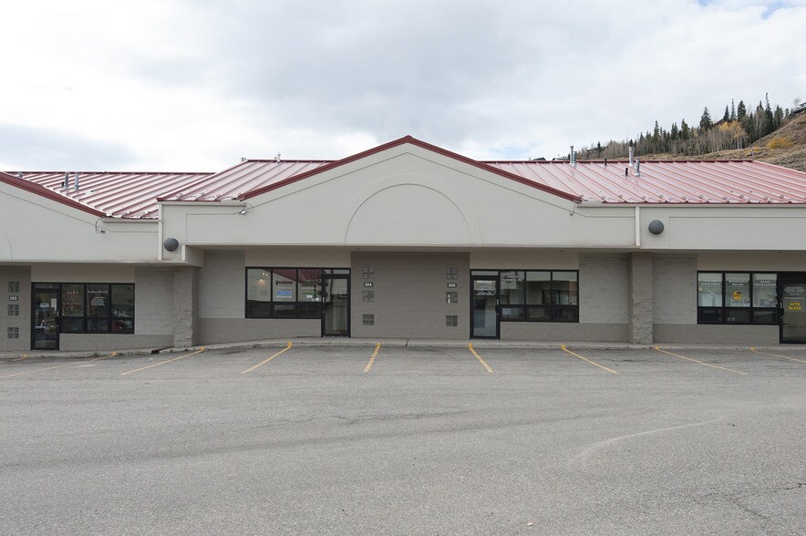 More Photos Of 365 Warren Ave, Silverthorne Showroom For Lease