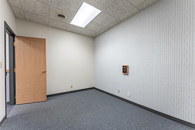 More Photos Of 34 SE Main St, Blackfoot Office For Sale