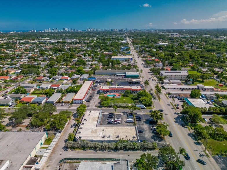 More Photos Of 265 S Federal Hwy, Dania Beach Storefront For Lease
