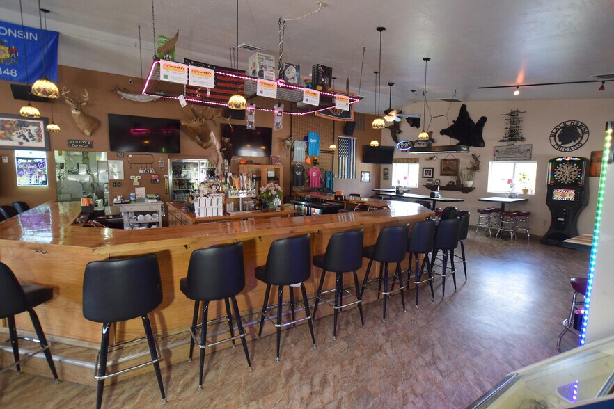 More Photos Of N7625 Parkway Rd, Crivitz Restaurant For Sale