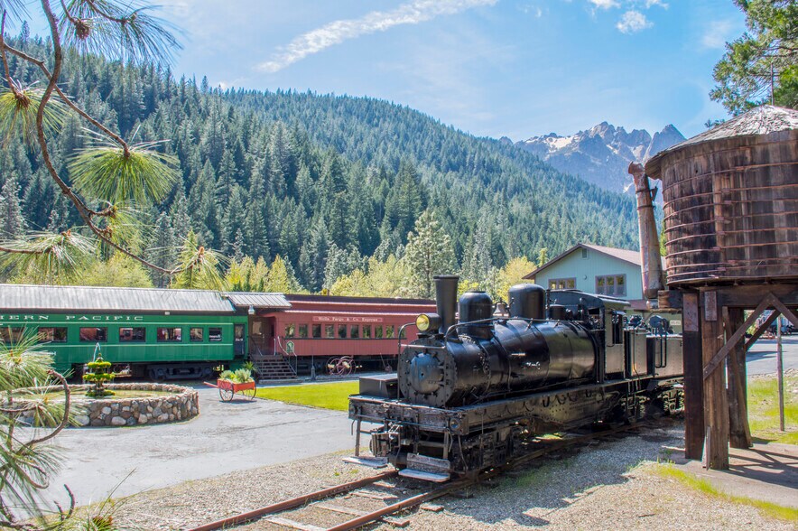 Primary Photo Of 100 Railroad Park Rd, Dunsmuir Hotel For Sale