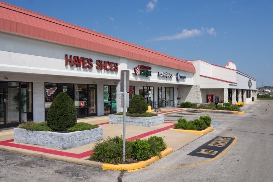 More Photos Of 218-230 S L Rogers Wells Blvd, Glasgow General Retail For Lease