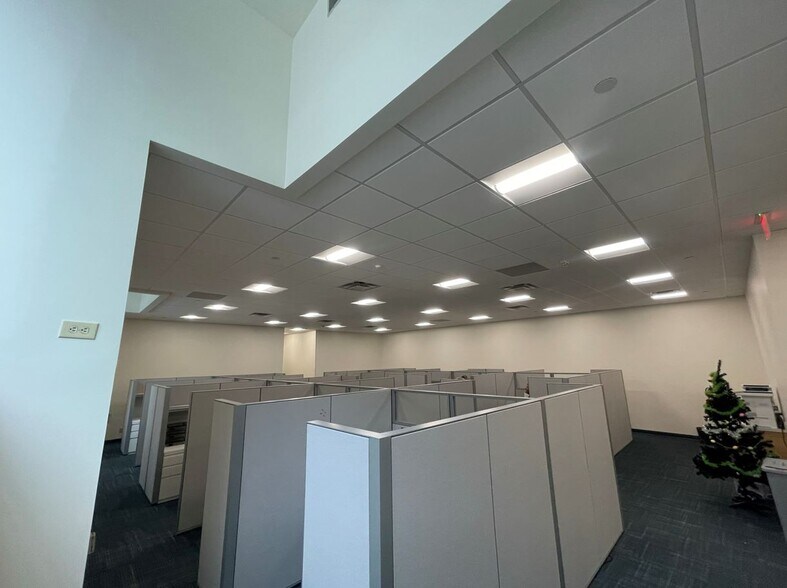 More Photos Of 1201 Elm St, Dallas Office For Lease