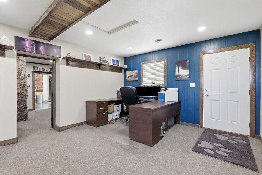 More Photos Of 11700 Sturgis Rd, Summerset Warehouse For Sale