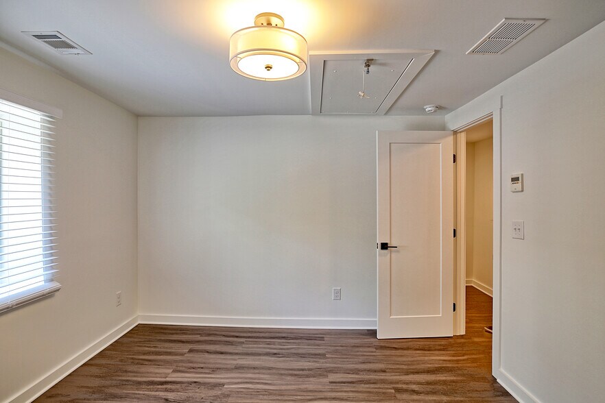 More Photos Of 1026 Ashby Grv SW, Atlanta Apartments For Sale