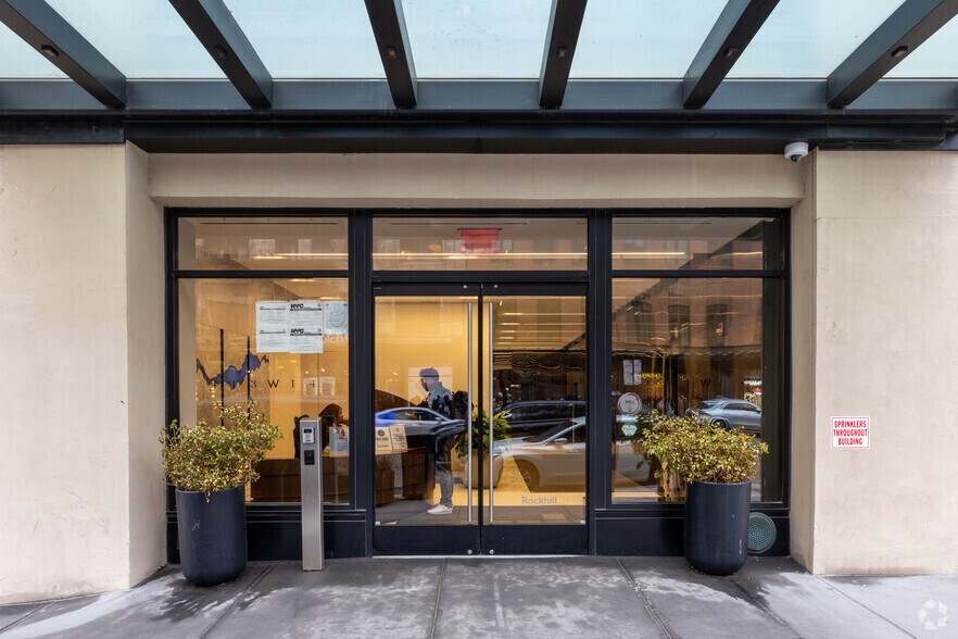 More Photos Of 413 W 14th St, New York Office For Lease