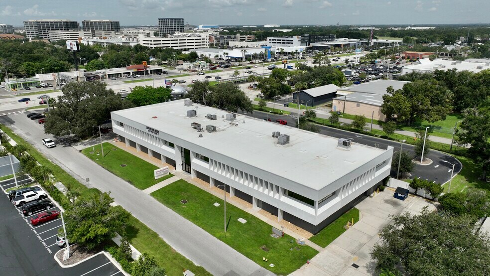 More Photos Of 3707 W Cherry St, Tampa Office For Sale