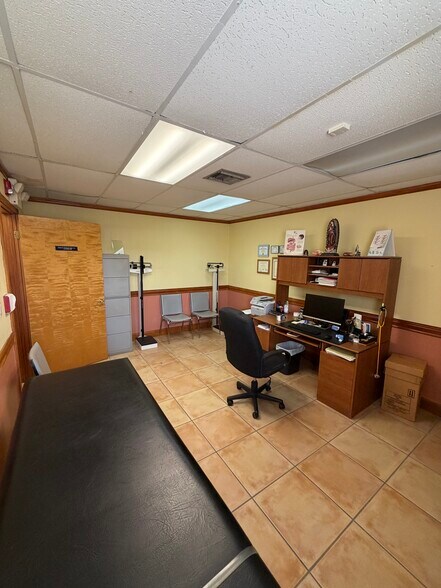 More Photos Of 1933 SW 27th Ave, Miami Office For Lease