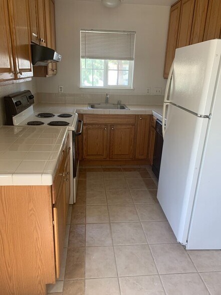 More Photos Of 928-930 Ravenscourt Ave, Campbell Apartments For Sale