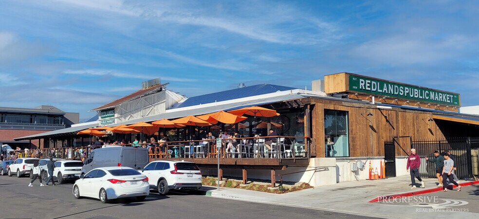 More Photos Of 330 3rd St, Redlands Restaurant For Lease