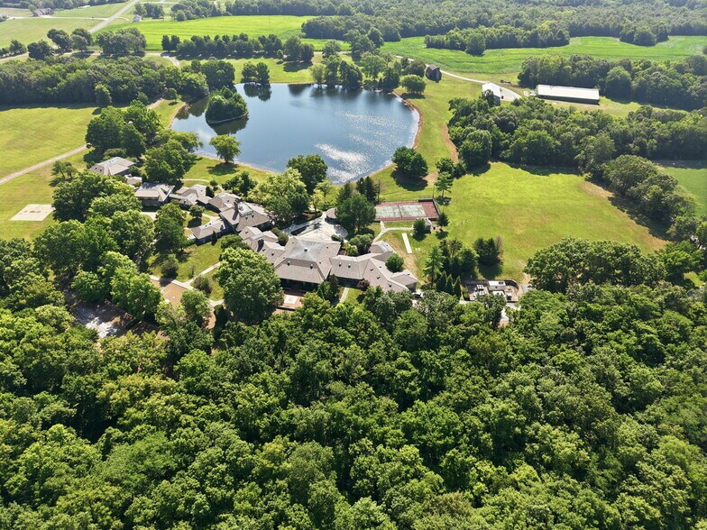 More Photos Of 1461 Highway EE, Winfield Specialty For Sale