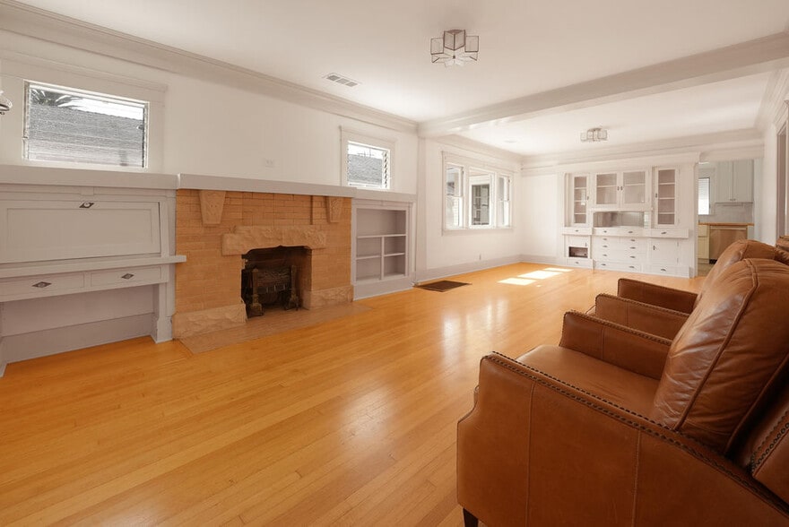 More Photos Of 361 Gladys Ave, Long Beach Multifamily For Sale