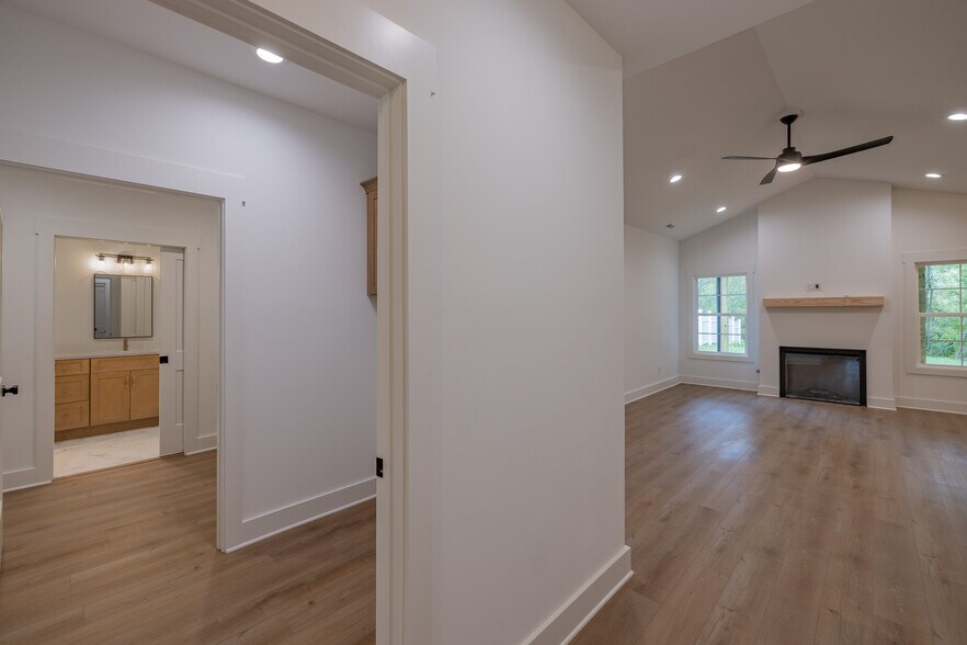 More Photos Of 1519-1521 Carroll Creek Rd, Johnson City Apartments For Sale