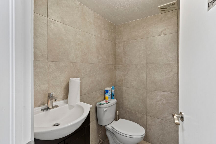 More Photos Of 2208-2212 S Washington blvd, Ogden Storefront Retail Office For Sale