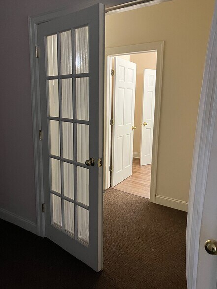 More Photos Of 56 Main St, Southampton Office For Lease