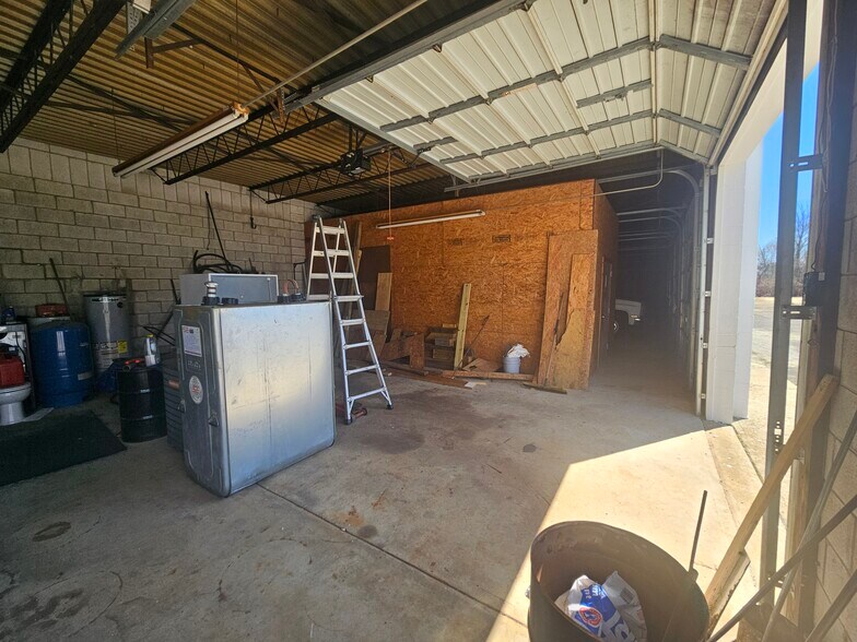 More Photos Of 173 Water St, Bridgeton Warehouse For Sale