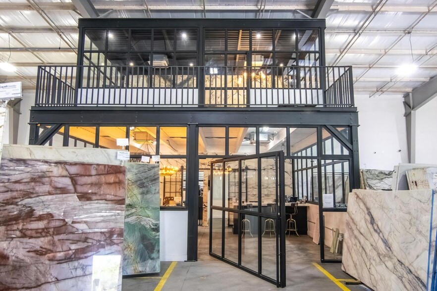 More Photos Of 1921 5th Ave S, Saint Petersburg Warehouse For Lease