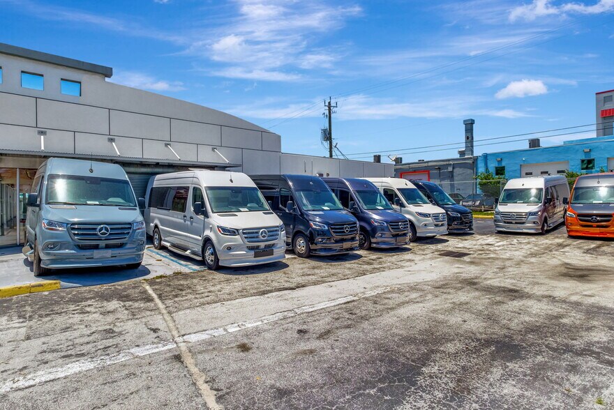 More Photos Of 925 W Broward Blvd, Fort Lauderdale Auto Dealership For Sale