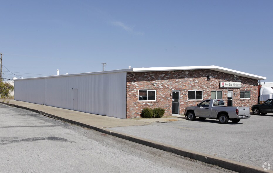 Primary Photo Of 7619-7621 E 46th Pl, Tulsa Showroom For Sale