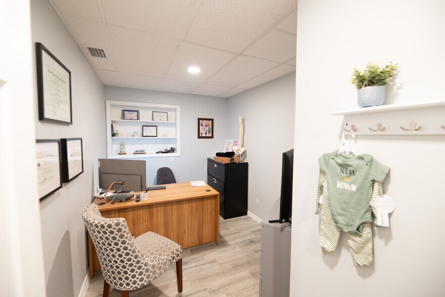 More Photos Of 5010 N Nebraska Ave, Tampa Light Distribution For Lease