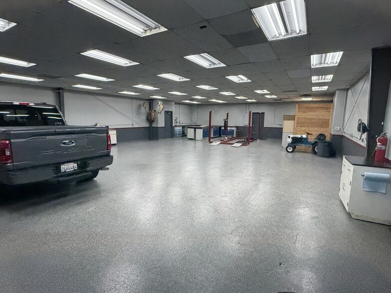 More Photos Of 442 Industrial St, Campbell Warehouse For Sale