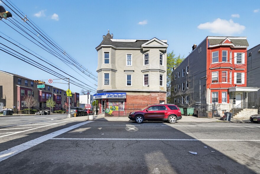 More Photos Of 661 S 18th St, Newark Apartments For Sale