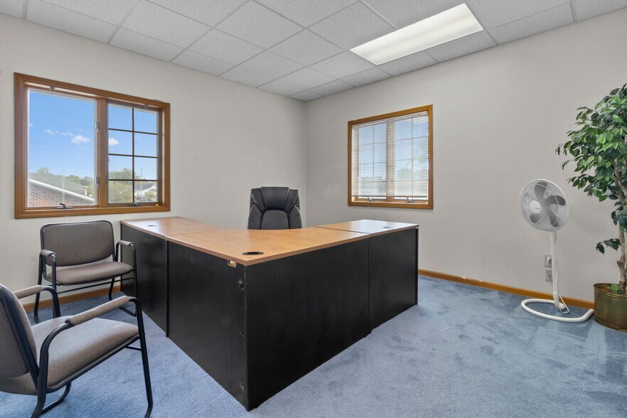 More Photos Of 1105 W Main St, Greenfield Office For Sale