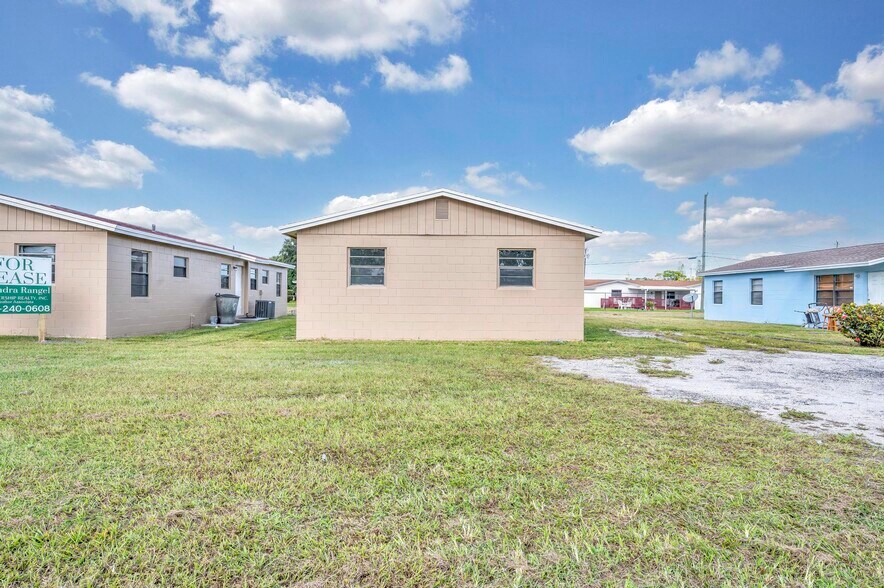 More Photos Of 1702 Avenue L, Fort Pierce Apartments For Sale